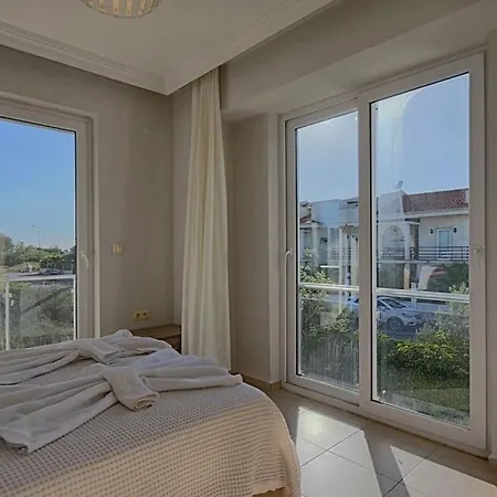 Detached With Private Pool In Calista *