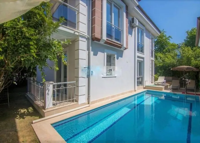 Villa Detached With Private Pool In çalışta *