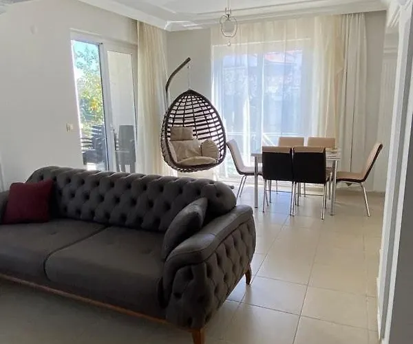 Detached With Private Pool In çalışta Villa